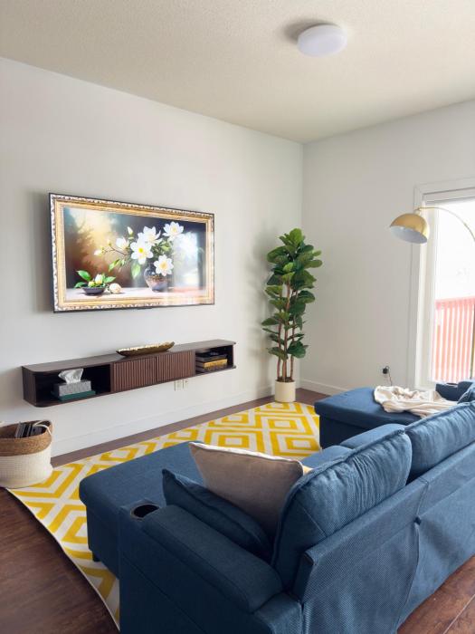 Charming 3BR Suite Near Downtown, General Hospital
