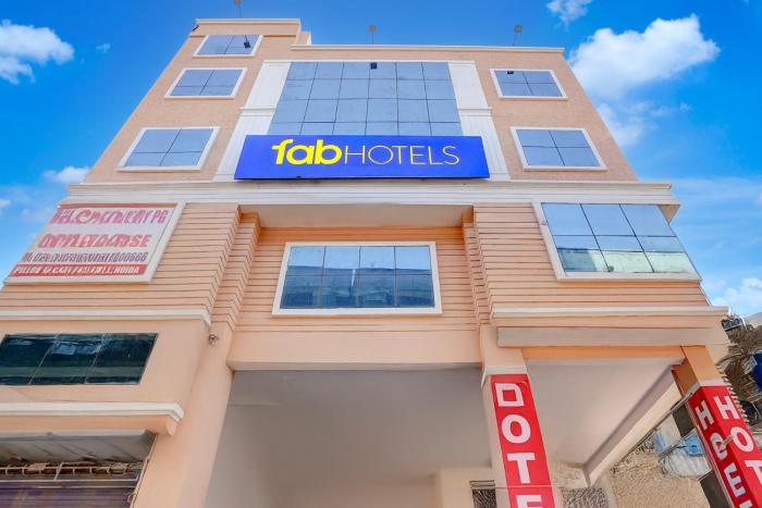FabHotel Cozy Stay