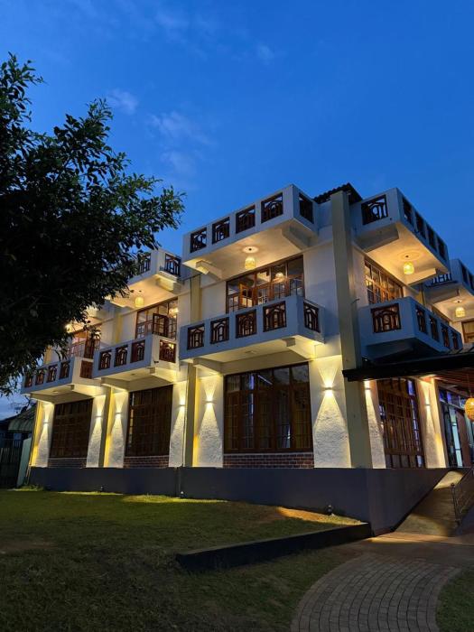 Avastar Hotel & Restaurant