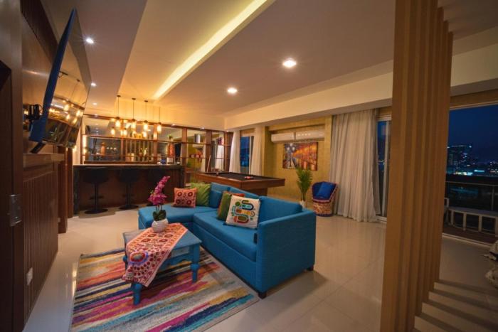 Loft tipo Penthouse con terraza panorámica y mesa de billar