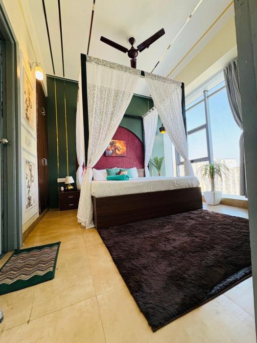 Enjoy 1BHK City View & Swimming pool With Lockwoodzz