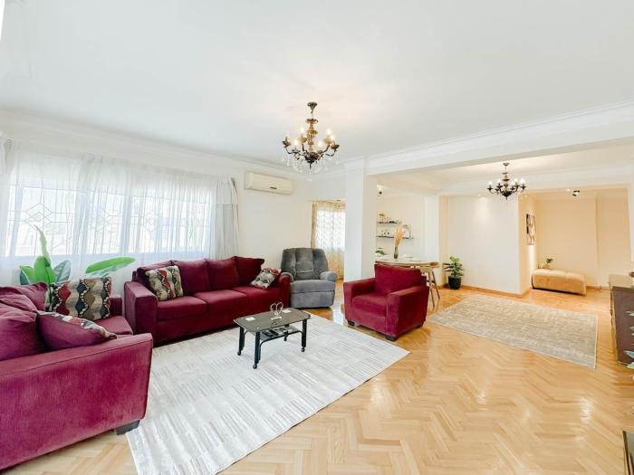 Serenity Skyline Escape 3BDR - by Landmark Stays