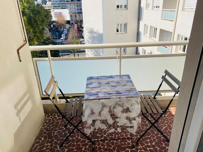 Nice City Center 2 Bedrooms Balcony Air Conditioning