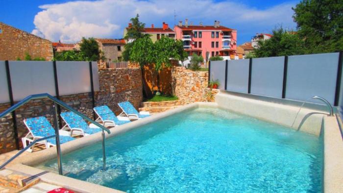 House Mondrian by Villas Guide