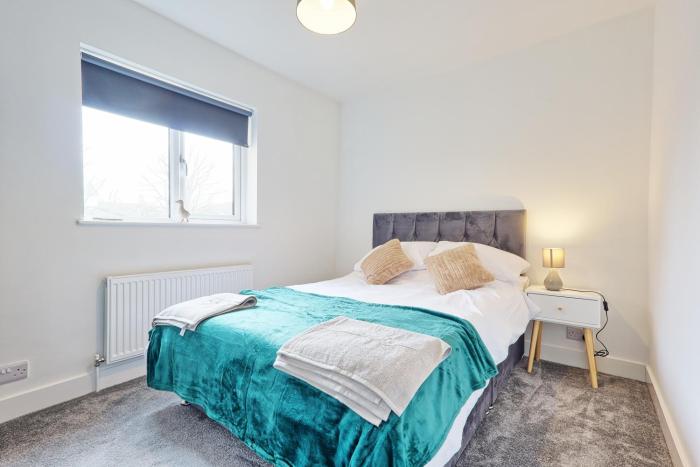 Whole house, sleeps 8, close to City centre