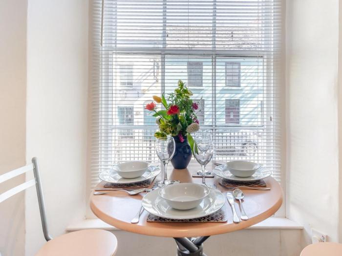 2 Bed in Tenby oc-fb025