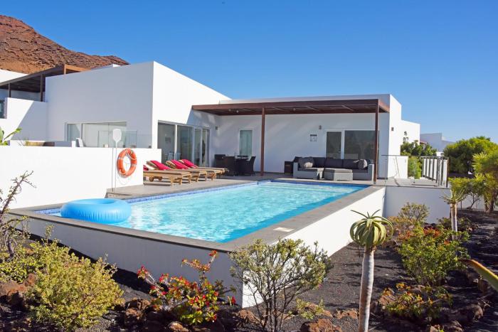 Ereza Villas Royal Deluxe Hoopoe-10
