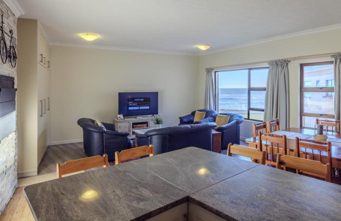 Central Seaview Apartment