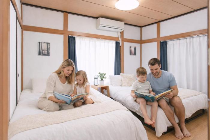 6 minutes walk from Ichikawa Station Single-family house with 3 bedrooms and 1 living room Rich living facilities around