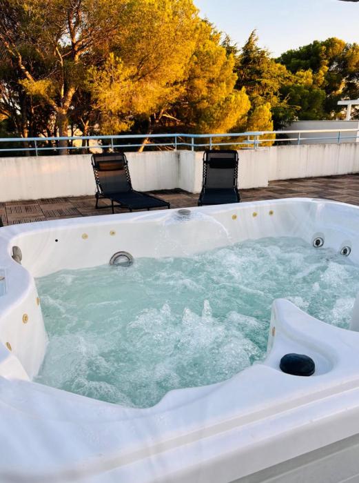 Proximité plage - Jacuzzi - toit terrasse - 4 prs