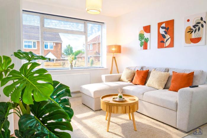 3-Bed House - Sleeps 5 - Free Driveway Parking - Van Friendly - Close to Leeds City Centre