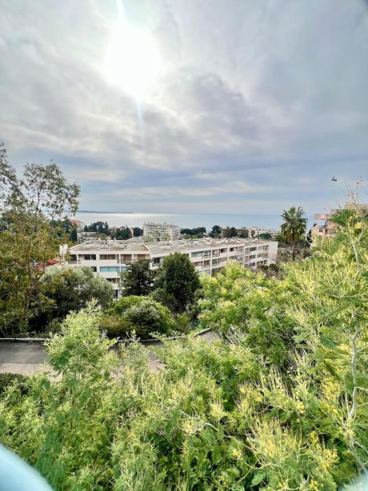 Studio with parking and sea view