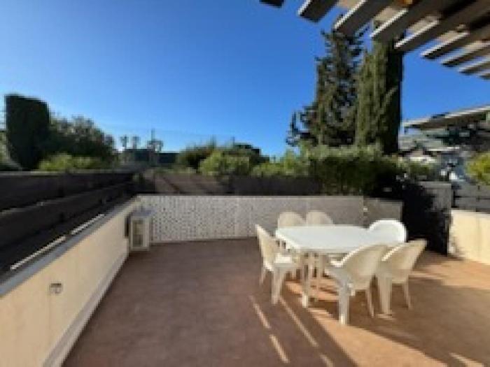 Villa Comelya, climatisation, terrasse, piscine, tennis