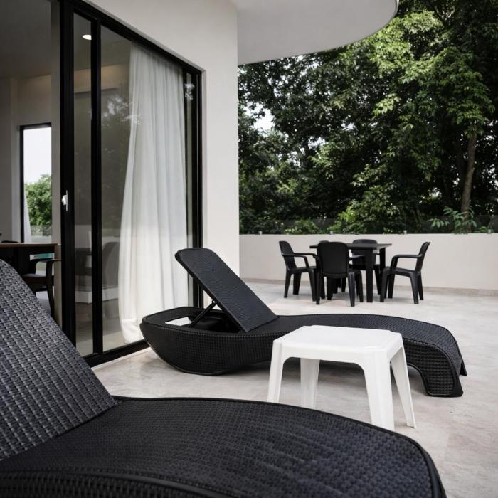 NEW! Azul Swim-Out Retreat