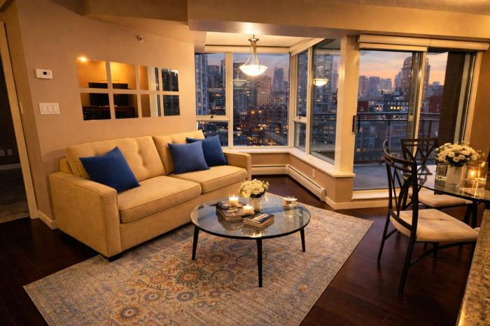 Classy Downtown Vancouver Apartment Near Rogers Arena