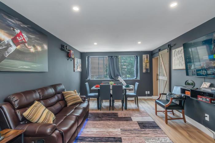 Lux 2BR Condo w King Beds DTWN