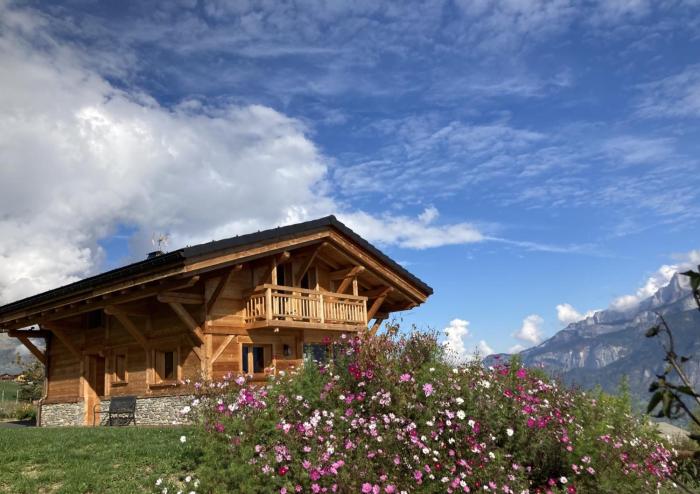 Chalet récent vue panoramique sur le MONT-BLANC