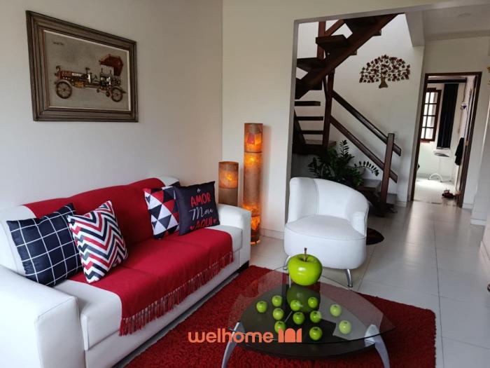 Casa em condomínio com piscina em Porto Seguro