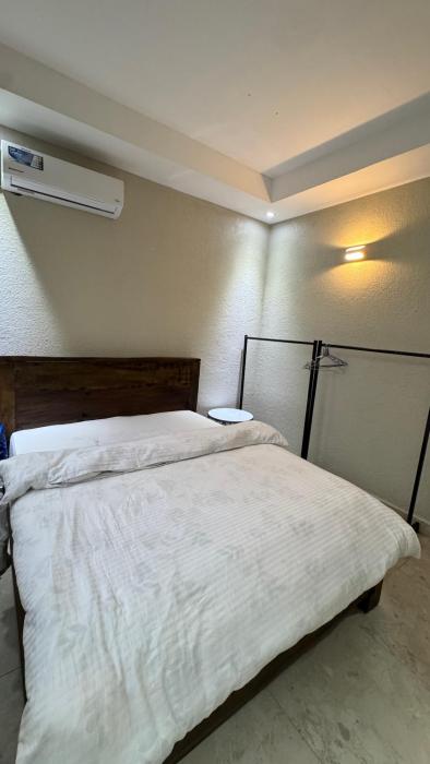 Cozy stay with Nas and Tee