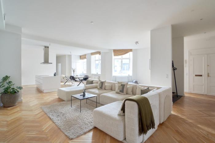 High-End Designer Apartment in City Center