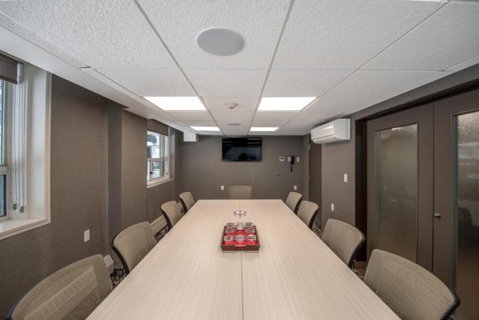 Coast Calgary Downtown Hotel & Suites by APA
