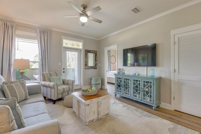 Less Than 1 Mi to Beach 30A Escape with Bikes and Pool Access