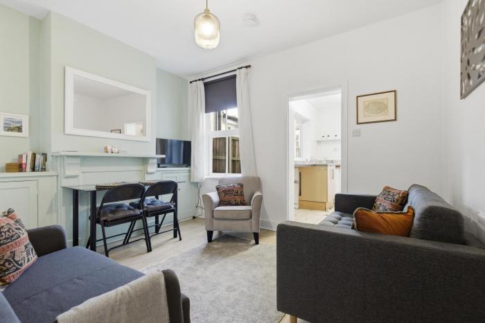 Georgian Home in Golden Triangle 3Bd Norwich