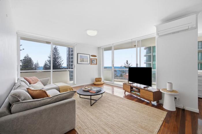 Beach Living - Ocean Views, Pool, Parking