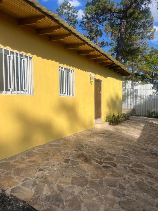 Entire Home in Valle De Angeles with JACUZZI