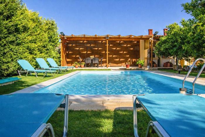 Sklavaki Traditional Villa - Private Pool & Views