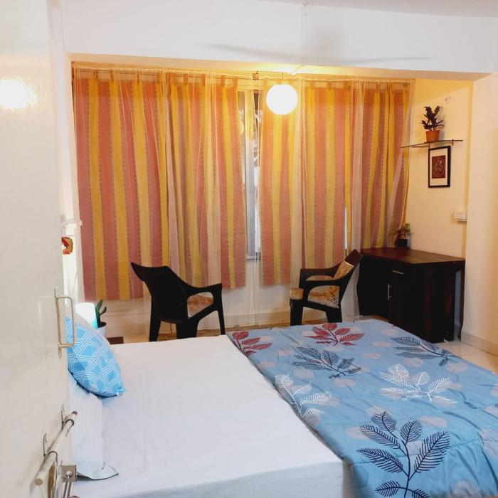 cozy room in koregaon park