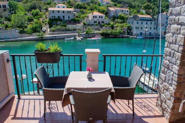 Apartments Daira