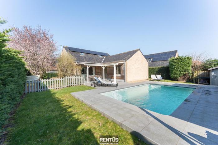 Villa T’Uzetje – villa with pool in Oostduinkerke