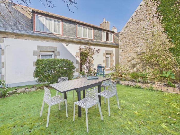 Maison pour 6 proche port, commerces et plages