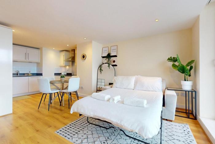 Waterfront Studio near London City Airport
