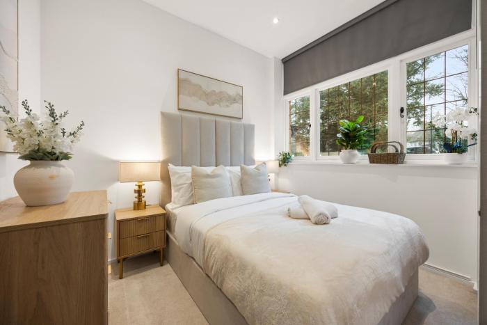 Modern 2 Bed Apartment by MCF