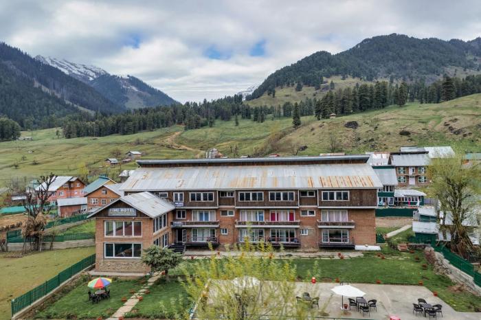 Fimi hotel aru valley pahalgam
