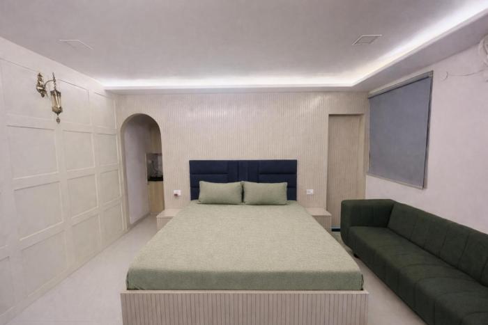Pink City Pearl Central Studio Stay