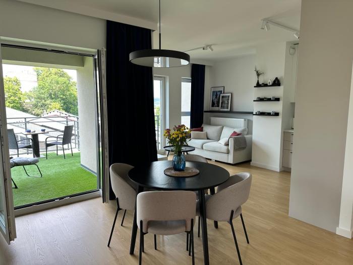 Cozy Bear Apartments with view and parking