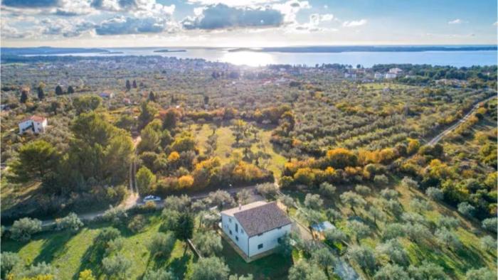 Laras Oasis by Villas Guide