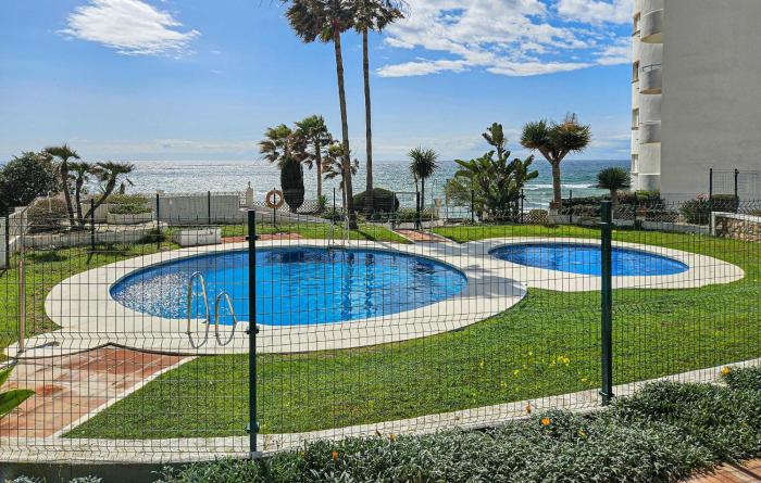 Lovely Apartment In Calahonda With Wifi