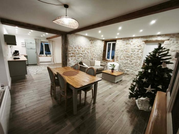 Maison pierres et poutres dopale