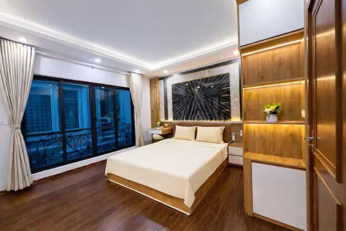 Spacious 4BR House - Elevator - 2km to West Lake