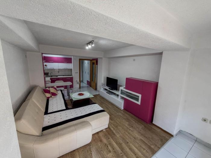 Backyard Groundfloor Apartment near the center of Ohrid