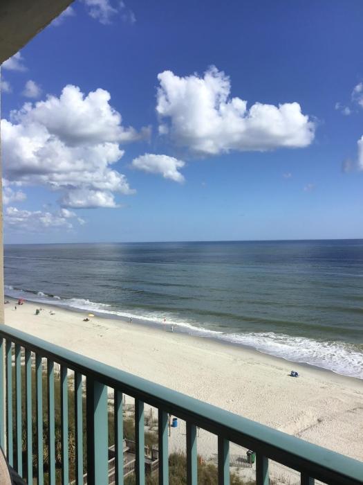 Oceanfront Condo - Sleeps 4 - Pools - Balcony - BOOK TONIGHT!
