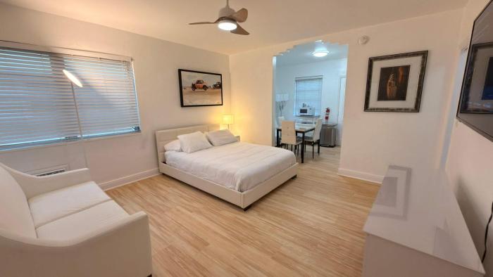 Cozy 1BR Beach Retreat Walk to Miami Beach
