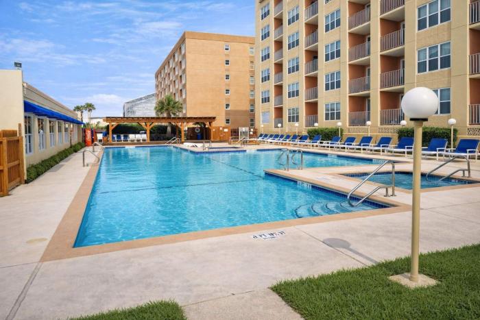 Private Beach Access Pool & Hot Tub BBQ Pits Gulfview II #408 home