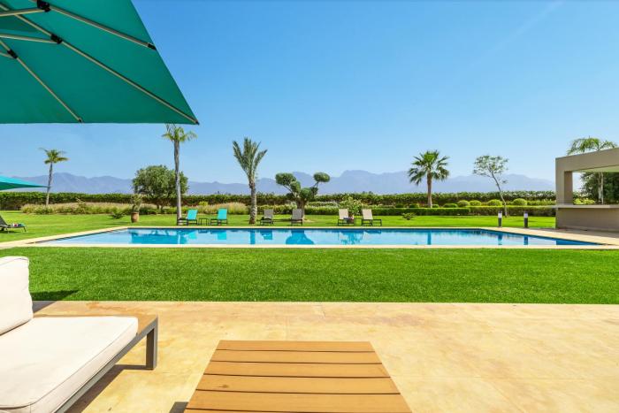 Sublime villa avec Personnel & Piscine