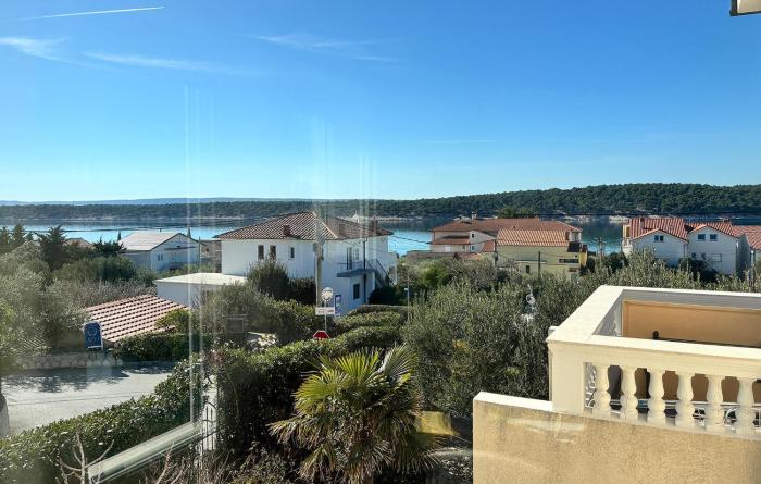 Nice Apartment In Barbat With House Sea View