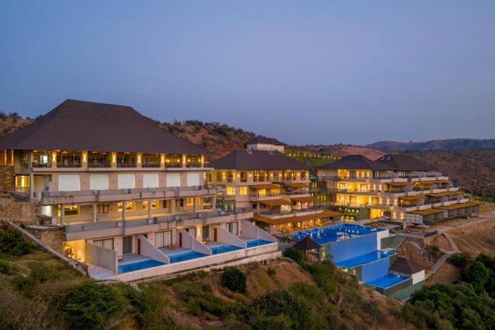 Nanda Hill Resort-Aravali Views